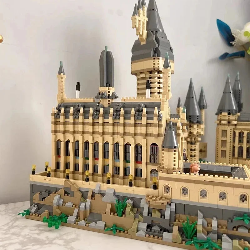 Model Hogwarts-like Castle 6369 pieces