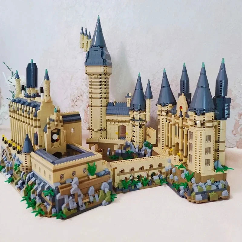 Model Hogwarts-like Castle 6369 pieces